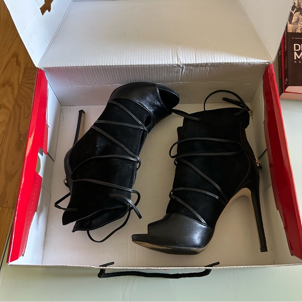 Open toes Guess Ankle Boots 5 1/2 M.